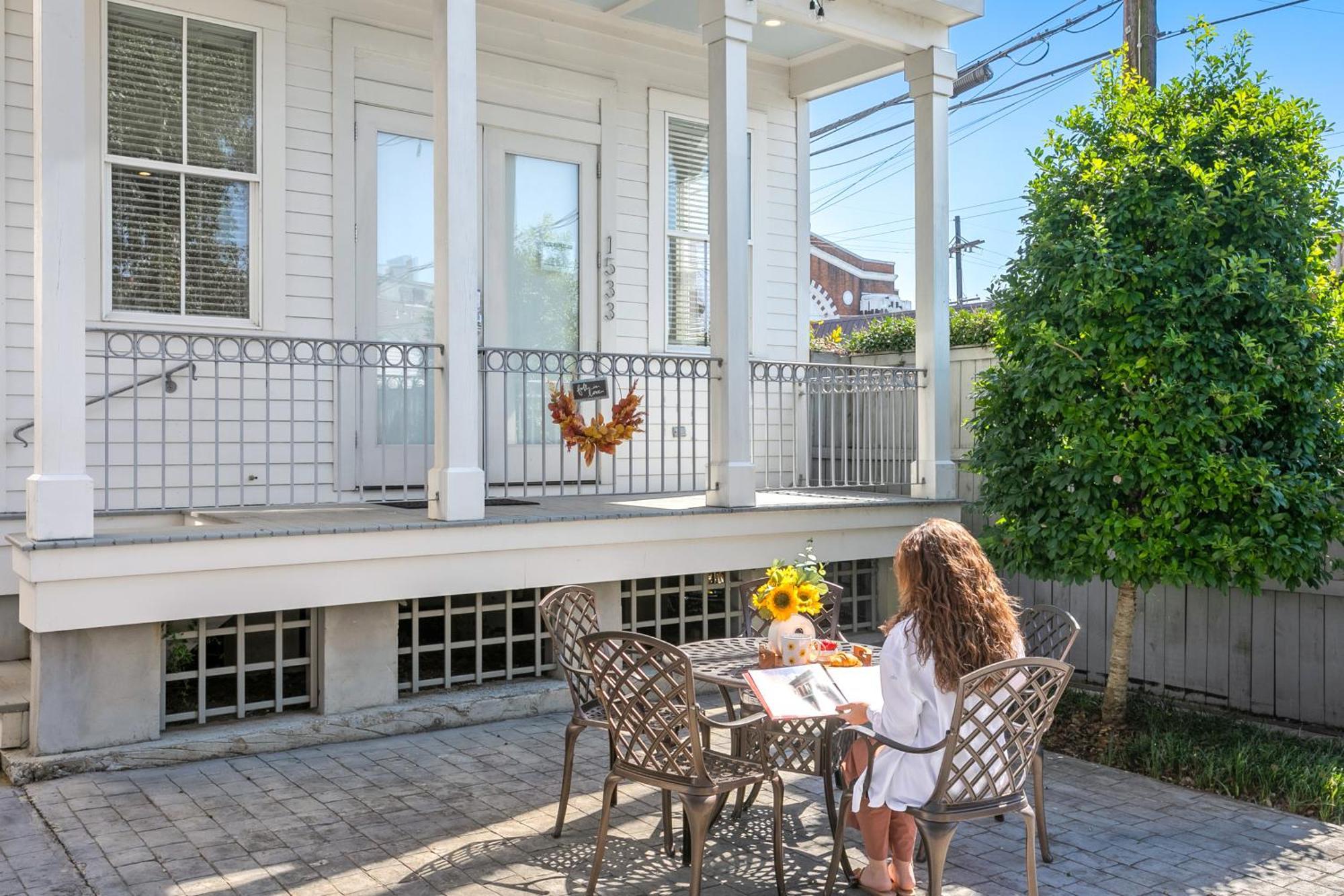 Amazing 3br Off St Charles With Pool